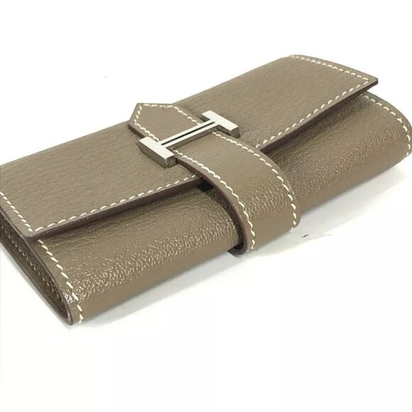 HERMES 4 key case Bearn Key H logo Key Case Chevre Etoupe Beige/SilverHardware - Picture 8 of 10